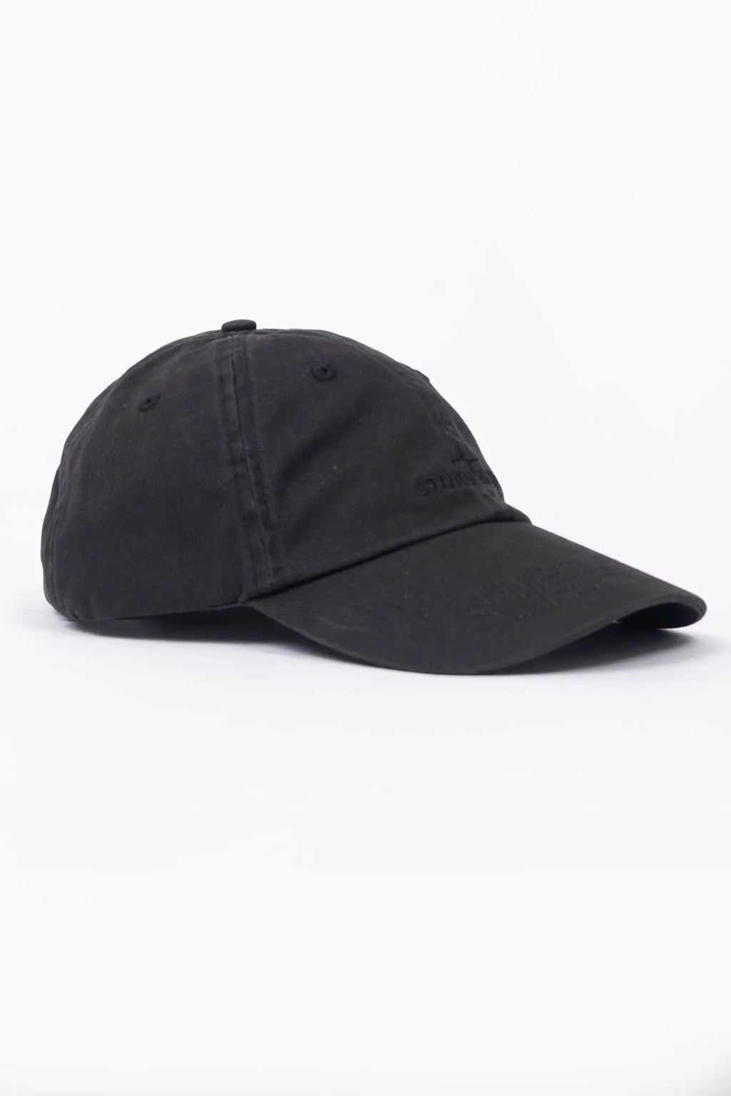 Stone Island, Mens Cap, Baseball Cap, Black V0029, Brushed Cotton Gabardine, Engraved Metal Clip Buckle, Compass Logo, Logo Embroidery, Adjustable Strap, Side View. 