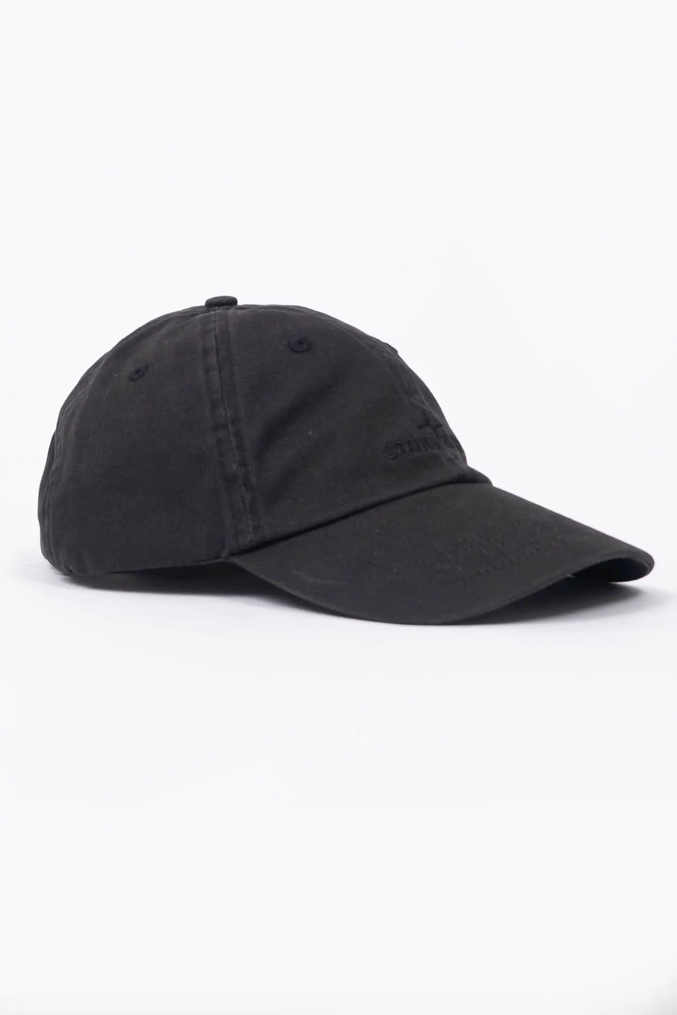 Stone Island, Mens Cap, Baseball Cap, Black V0029, Brushed Cotton Gabardine, Engraved Metal Clip Buckle, Compass Logo, Logo Embroidery, Adjustable Strap, Side View. 