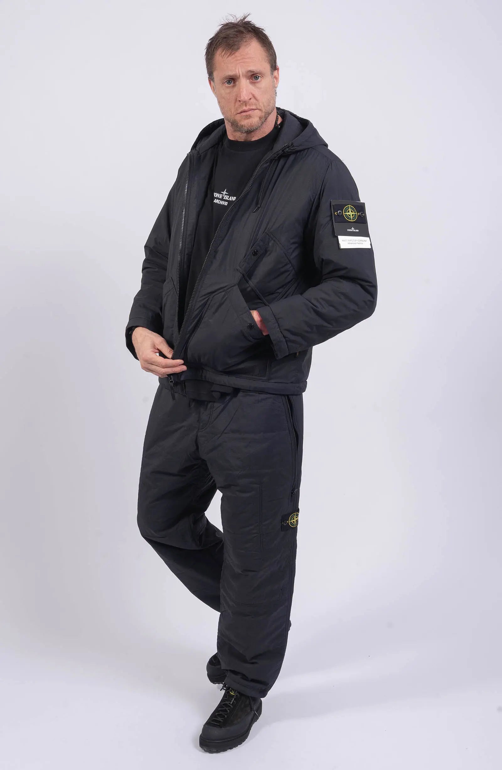 Stone Island, Mens Jacket, Black V0029, Compass Badge, Logo-Patch, Drawstring Hood, Hooded, Pockets, Full Zip, Ykk Zipper, Любо Чука, Full Body Hand In Pocket Unzipped. 