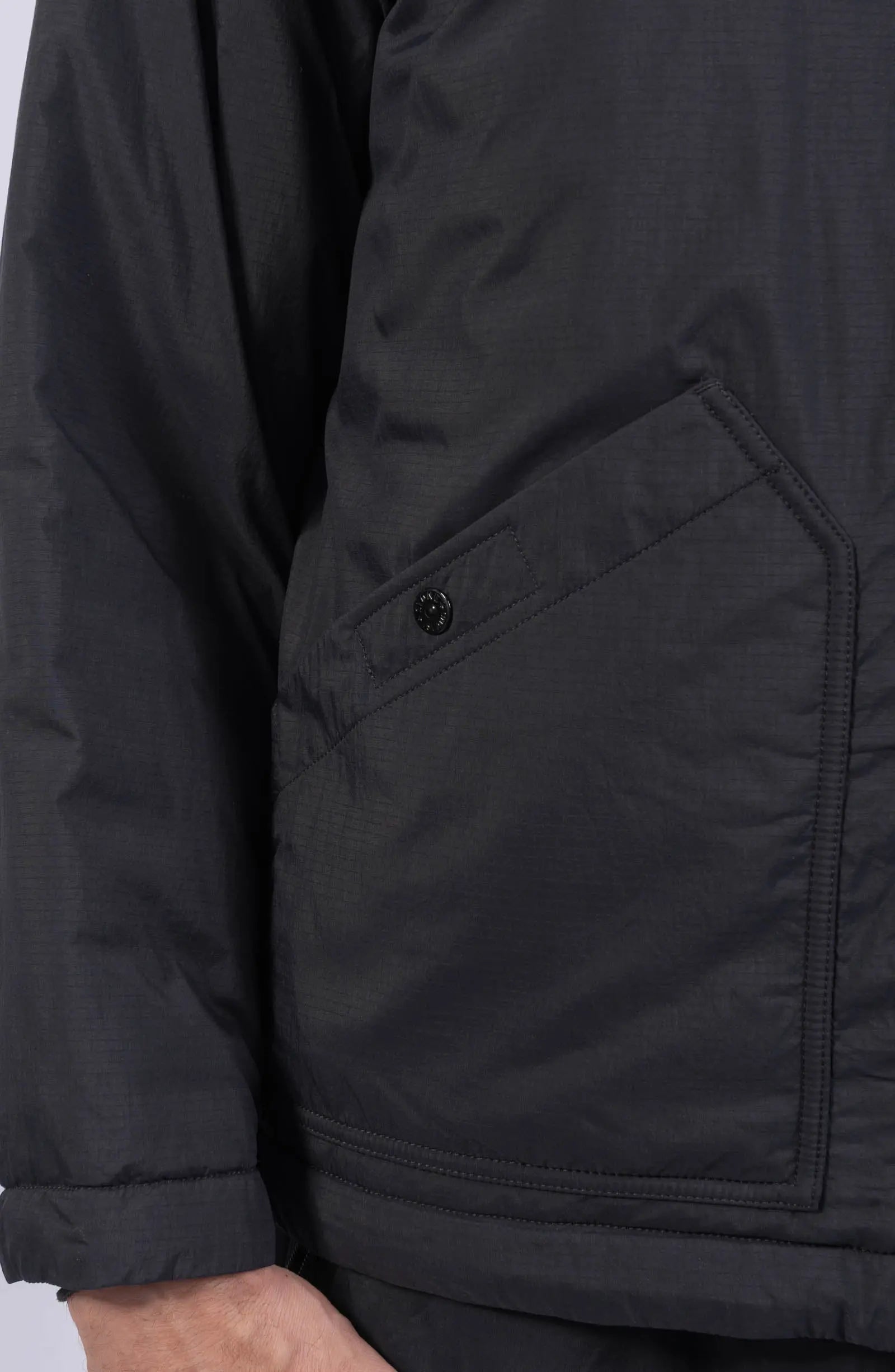 Stone Island, Mens Jacket, Black V0029, Compass Badge, Logo-Patch, Drawstring Hood, Hooded, Pockets, Full Zip, Ykk Zipper, Любо Чука, Right Front Pocket Close-up. 