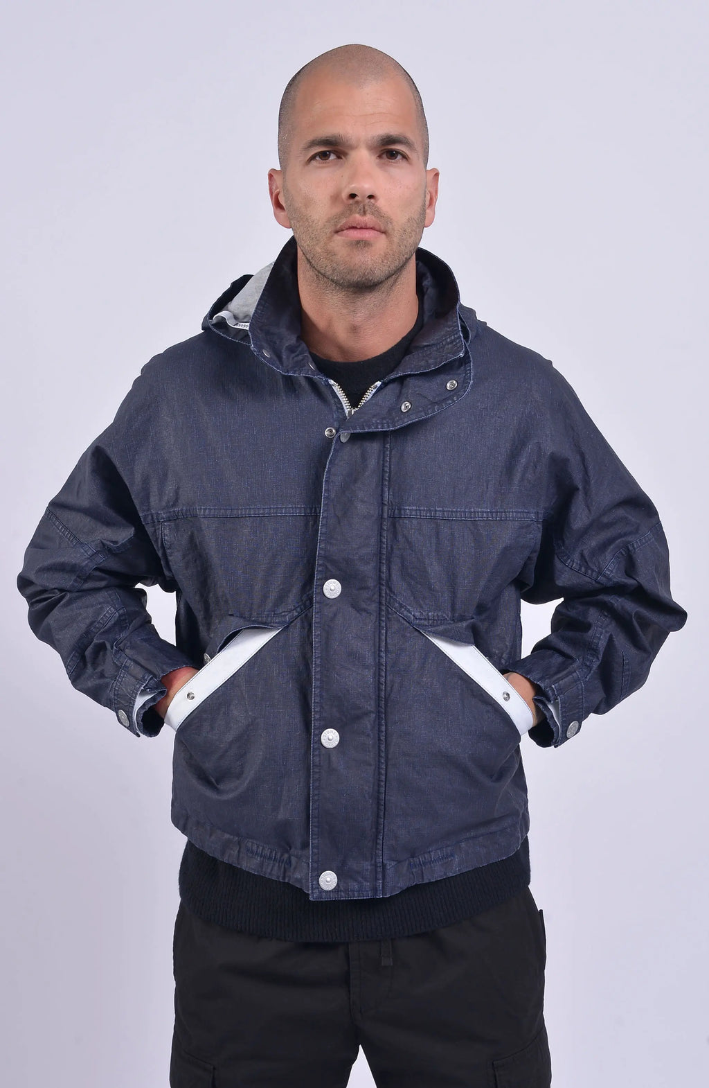 Stone Island, Mens Blouson, Royal Blue (V0027), Resin Coated, Non-toxic, Stone Island Buttons, YKK Zipper, Water repellent, Side Pockets, Pockets Showcase Front Photo. 