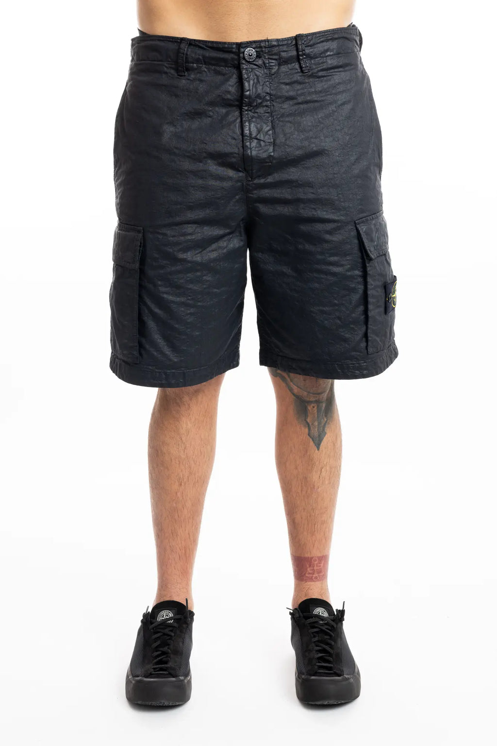 Stone Island, Mens Shorts, Black V0029, Nylon Panama, Organic Feel, Cargo Pockets, Side Pockets, Compass Badge, Logo-patch, Zip Fly, Belt Loops, Front View. 