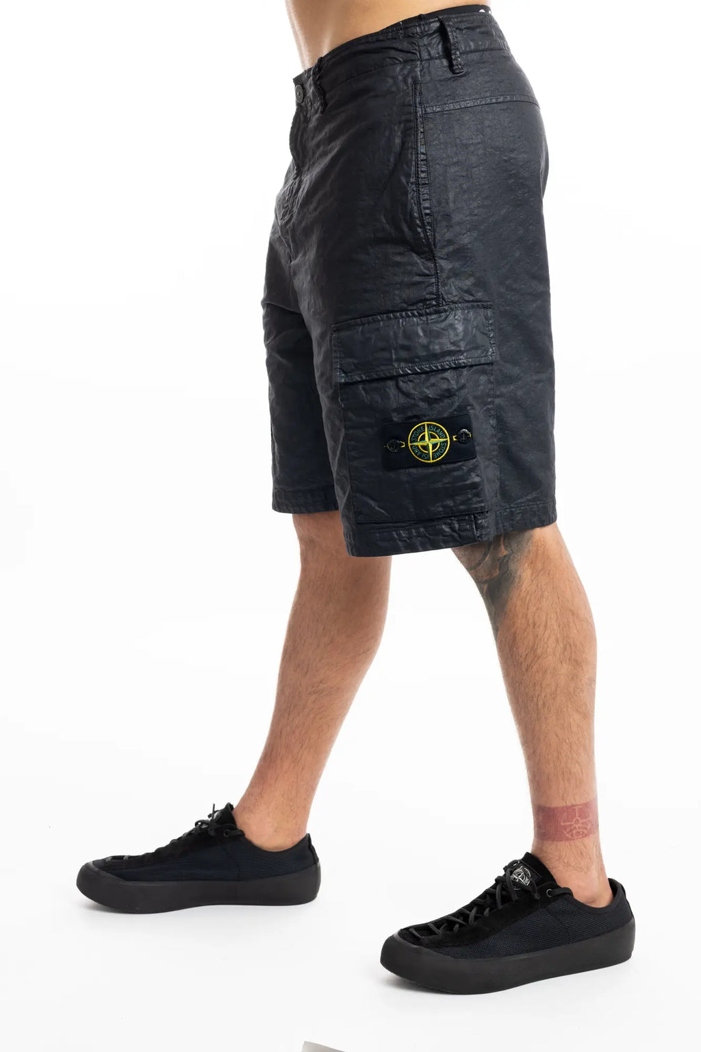Stone Island, Mens Shorts, Black V0029, Nylon Panama, Organic Feel, Cargo Pockets, Side Pockets, Compass Badge, Logo-patch, Zip Fly, Belt Loops, Side View. 