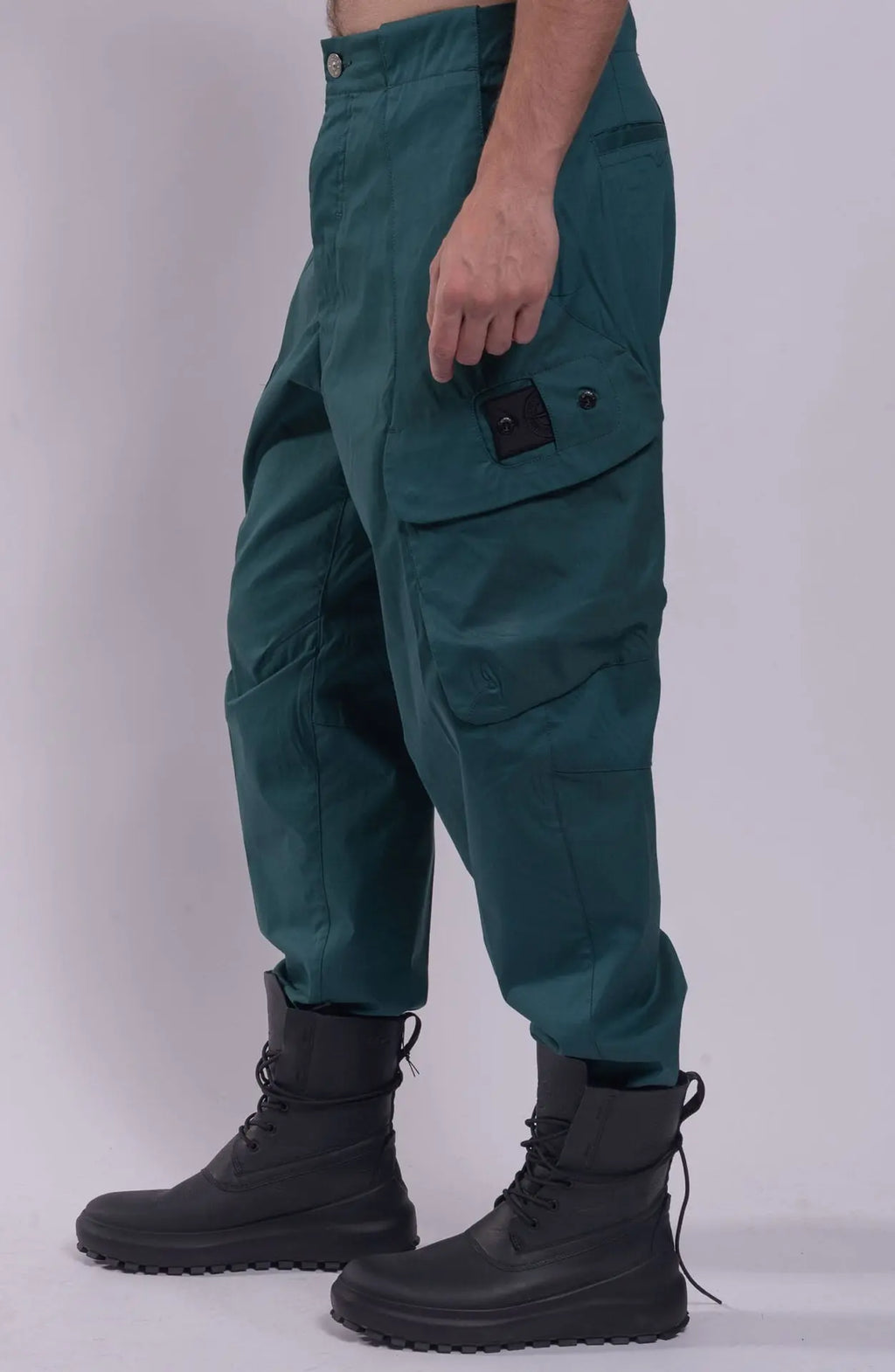 Stone Island, Male Pants, Green V0057, Cargo Pants, Shadow Project, Left-side photo.