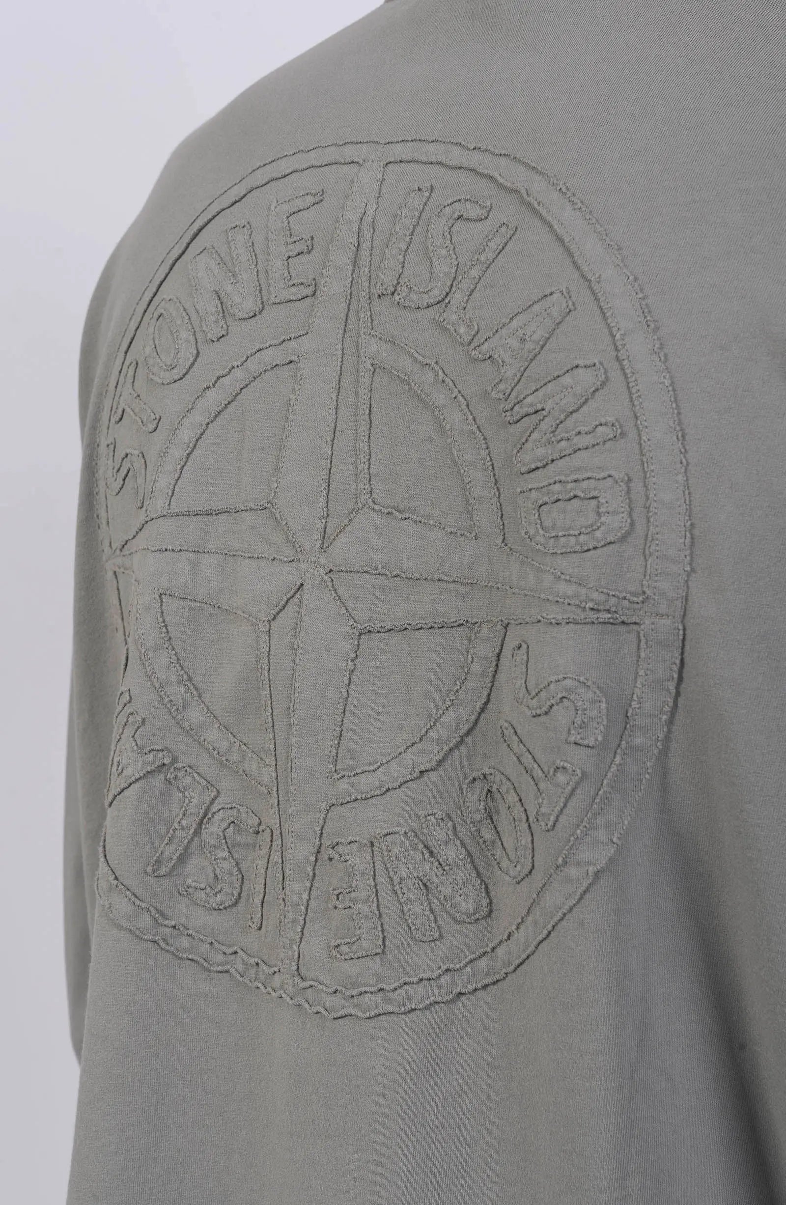 Stone Island, Mens Blouse, Cement Grey V006B, Oversized Fit, Back Compass Embroidery, Ribbed Neckline, Ribbed Cuffs, Cotton/Spandex, Любо Чука, Embroidery Close-up. 