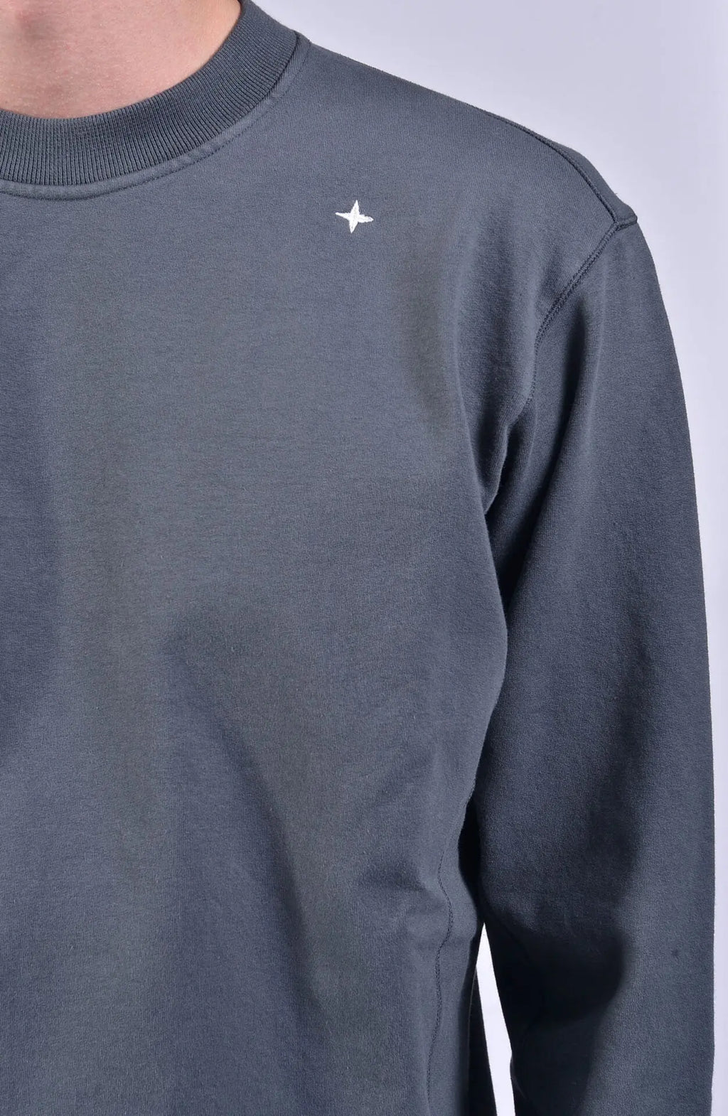 Stone Island, Mens Sweater, Crewneck, Grey, Long Sleeve, Embroidery, Stone Island Logo, Stone Island Stellina, Left Shoulder Logo Close-up Photo. 