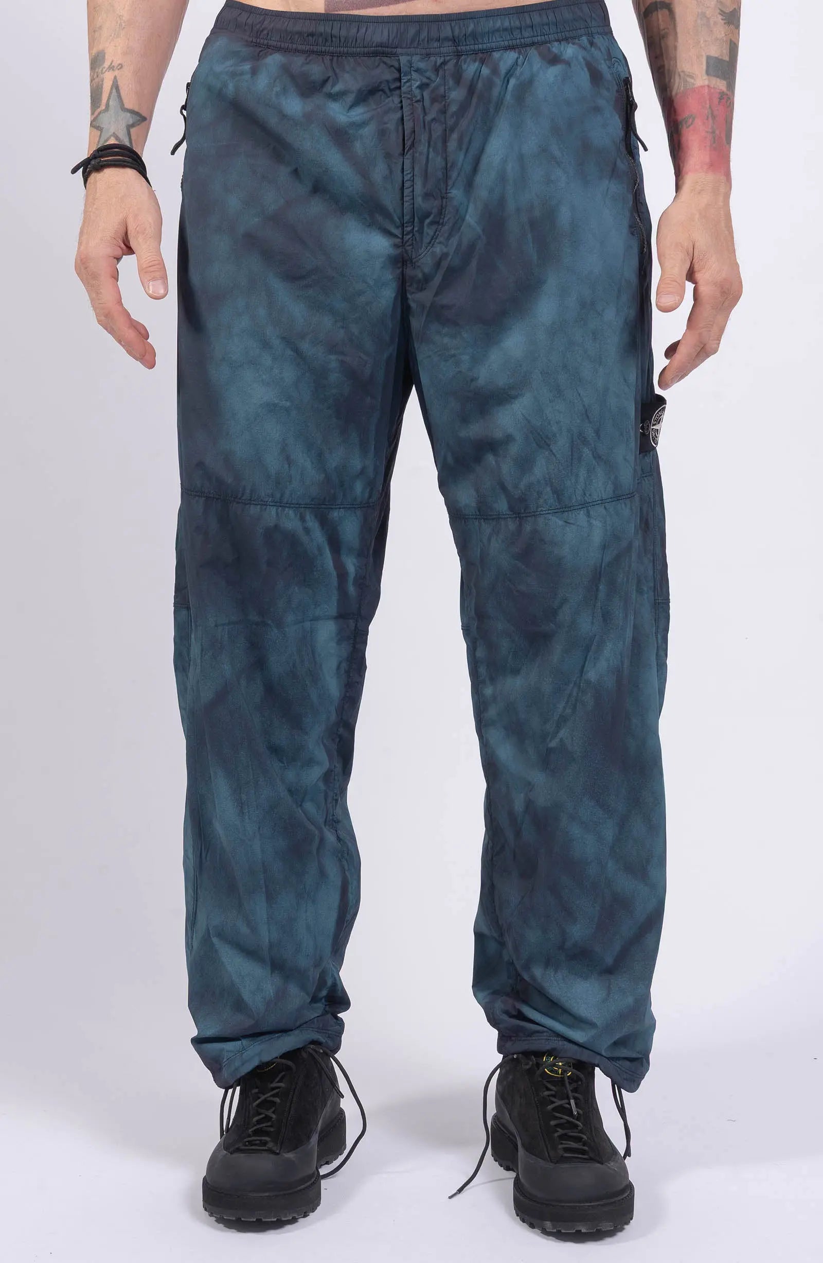 Stone Island, Mens Pants, Black and Blue V0029, Loose Fit, Elasticated Waistband, Side Pockets, Limited Edition Badge, Elasticated Cuffs, YKK Zippers, Любо Чука, Front Photo. 