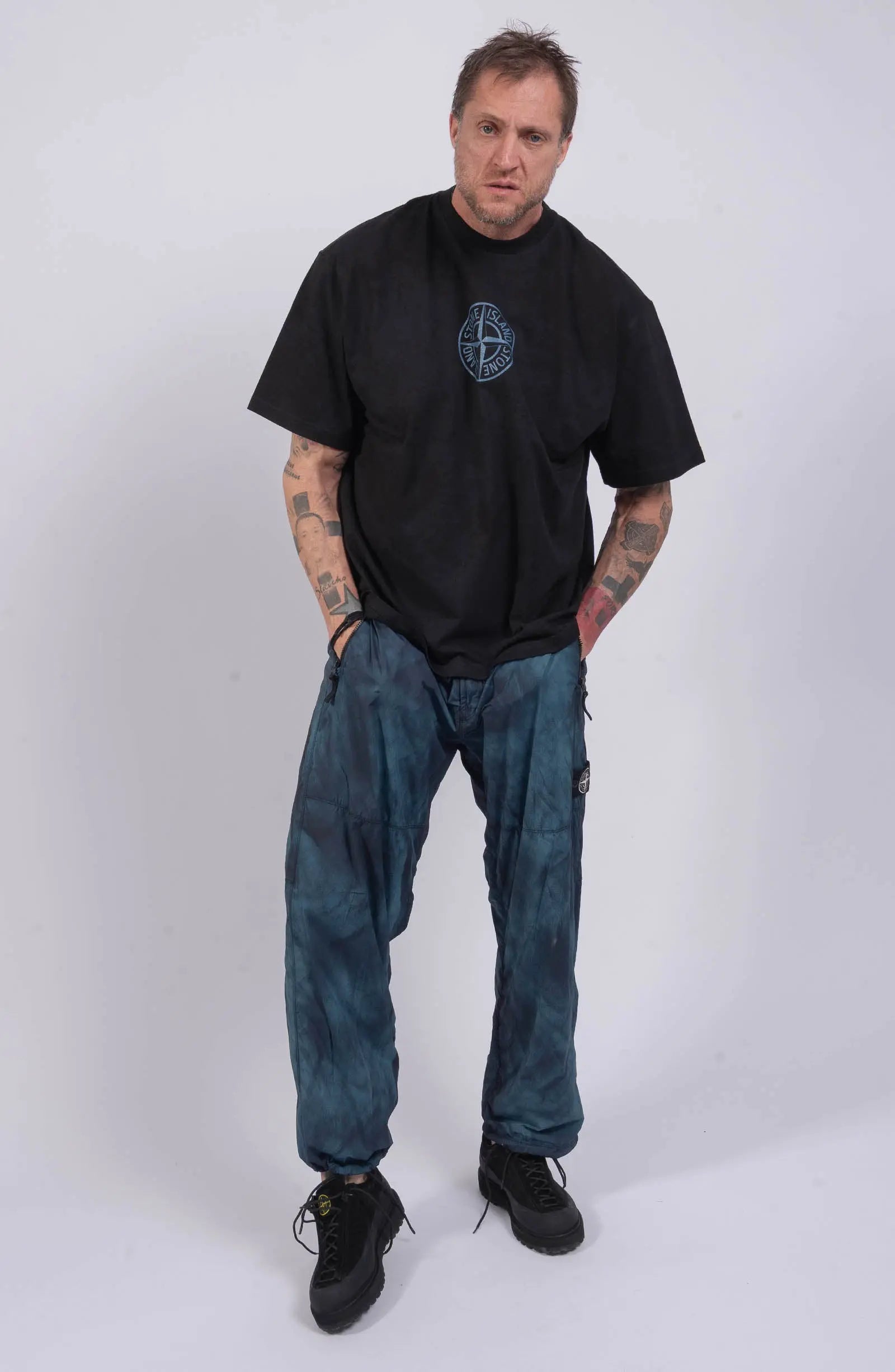 Stone Island, Mens Pants, Black and Blue V0029, Loose Fit, Elasticated Waistband, Side Pockets, Limited Edition Badge, Elasticated Cuffs, YKK Zippers, Любо Чука, Full Body Photo. 