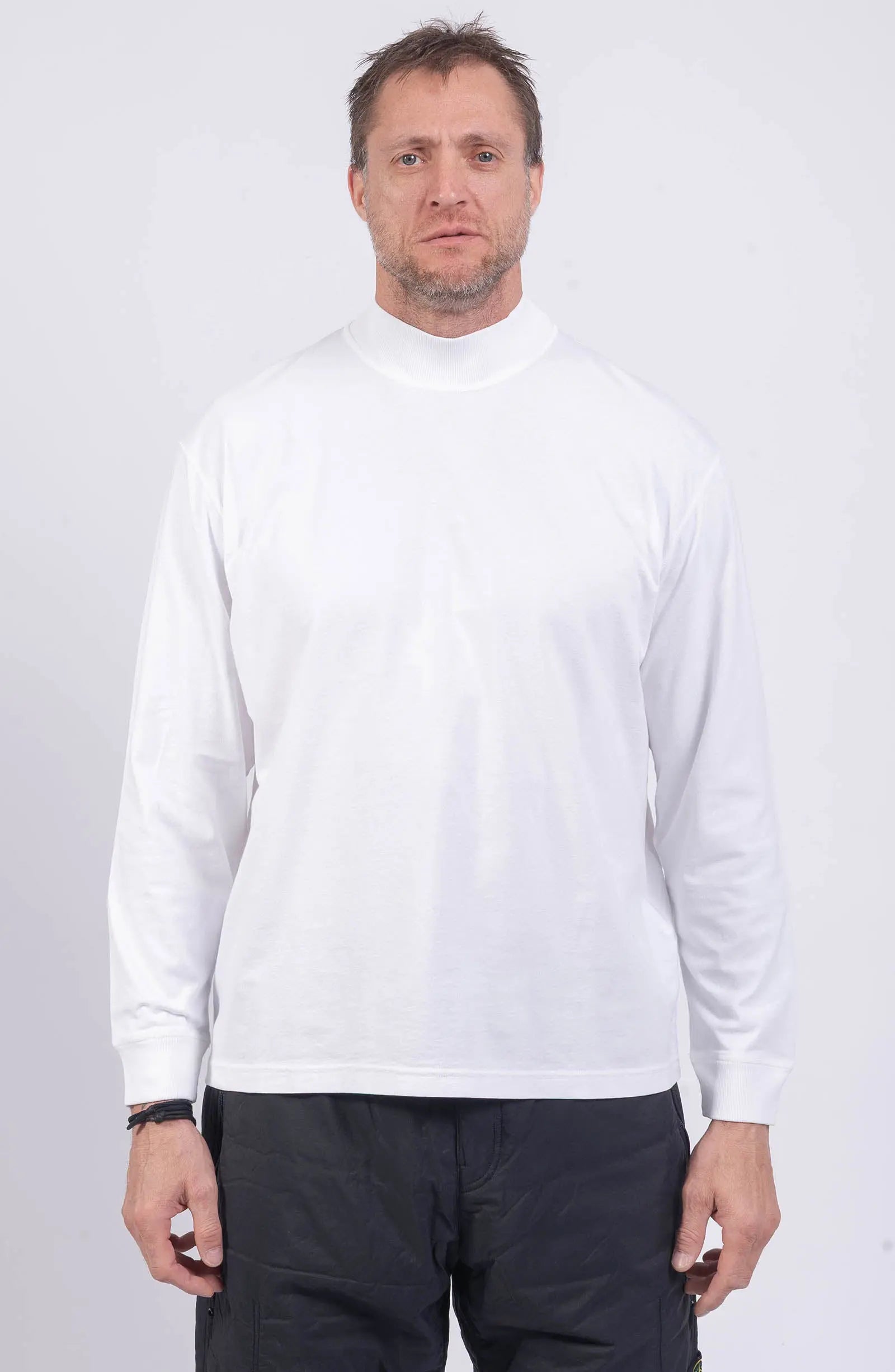 Stone Island, Mens Blouse, White V0001, Oversized Fit, Back Compass Embroidery, Ribbed Neckline, Ribbed Cuffs, Cotton/Spandex, Любо Чука, Front Portrait. 