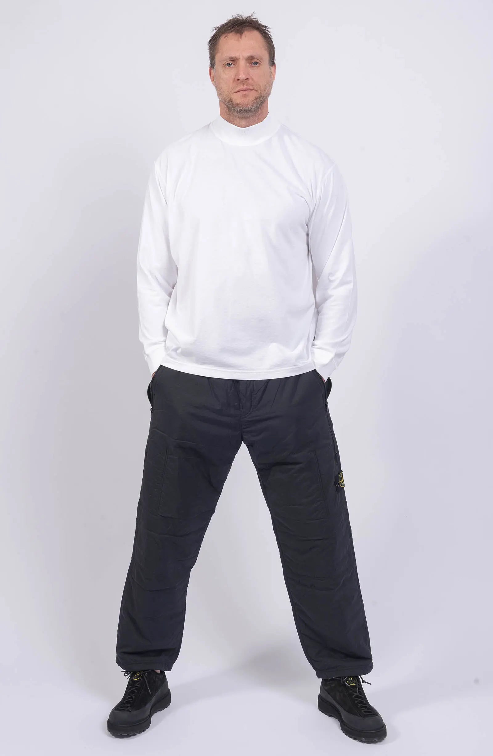 Stone Island, Mens Blouse, White V0001, Oversized Fit, Back Compass Embroidery, Ribbed Neckline, Ribbed Cuffs, Cotton/Spandex, Любо Чука, Full Body Photo. 